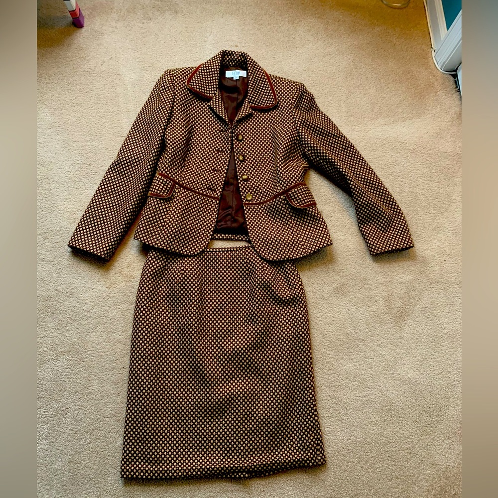 Le Suit Skirted Suit